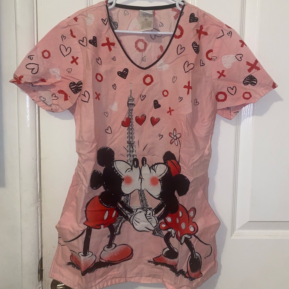 DISNEY SCRUB TOP